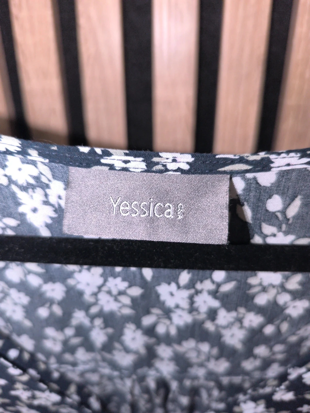 Yessica C&A black and white size 50 floral flowy blouse – photo 2